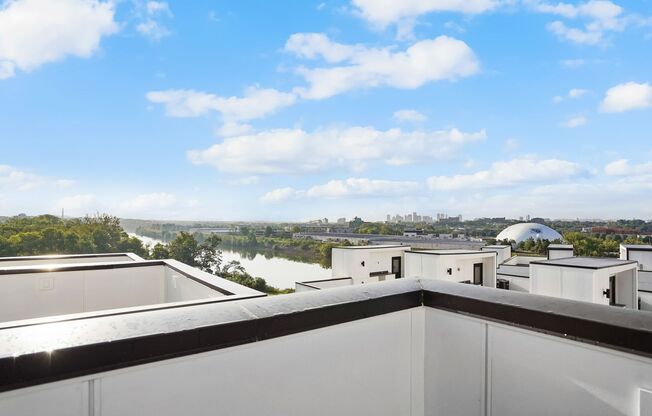3 beds, 3.5 baths, $3,000, Unit Unit 12
