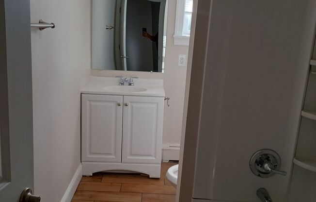 2 beds, 1 bath, 1,100 sqft, $1,600, Unit G207