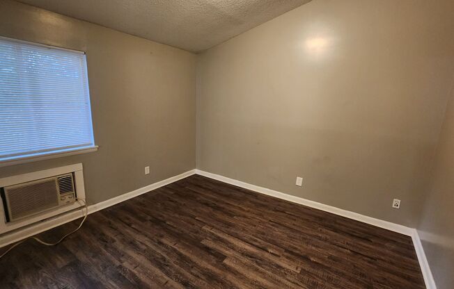 APARTMENT 1BR/1BA