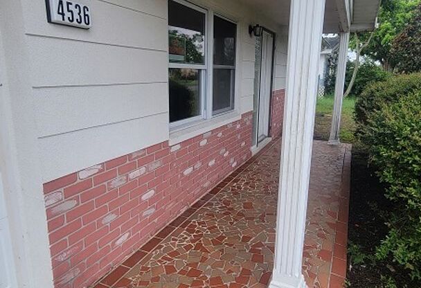 Updated - 3 Bed/2 Bath House with Garage