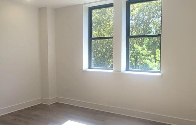 1 bed, 1 bath, $5,500, Unit 4F