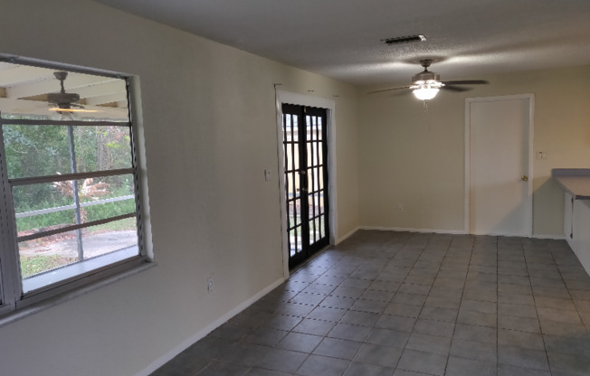 1737 VIVIAN CT