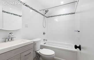 1 bed, 1 bath, $3,400, Unit 4D