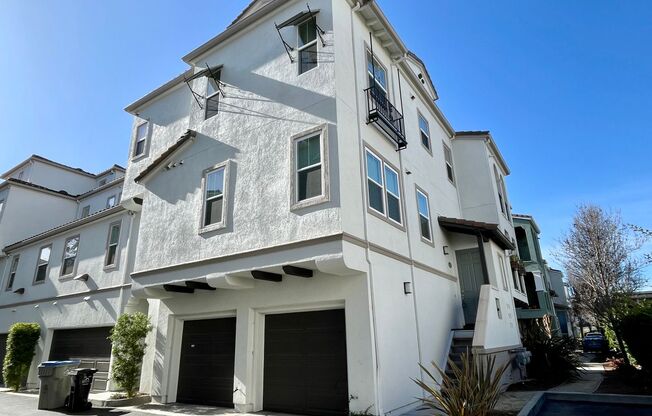 Beautiful Upscale and Modern 2 Bedroom 2 Bath Townhouse Style Condo in San Jose