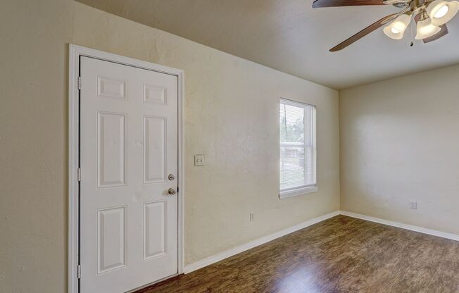 3 beds, 1 bath, $1,195