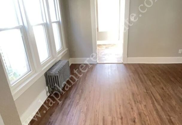 2 beds, 1 bath, 768 sqft, $650, Unit 1