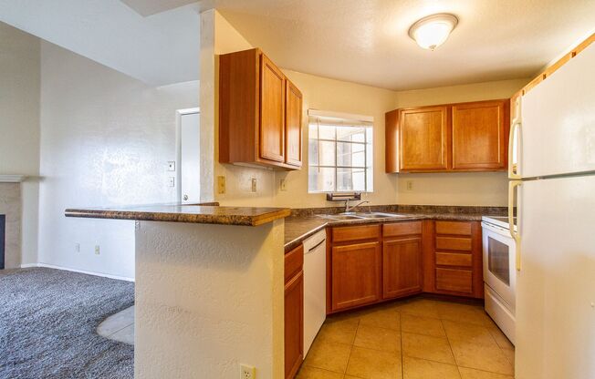 * COMING SOON * AVAILABLE SEPTEMBER 22ND Great 2 bed/2 bath Condo