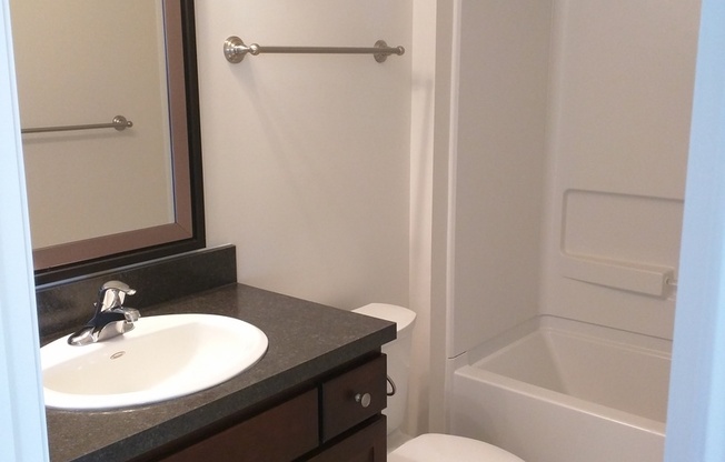 2 beds, 2 baths, 1,190 sqft, $1,470, Unit 5249LLS #9