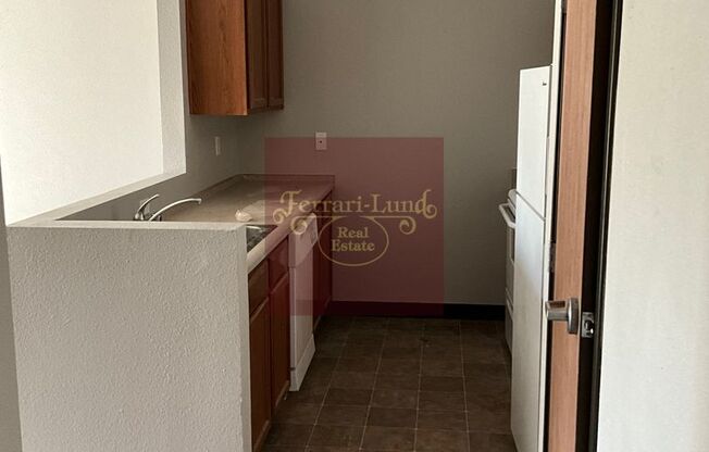 1 bed, 1 bath, 650 sqft, $1,050, Unit 1303