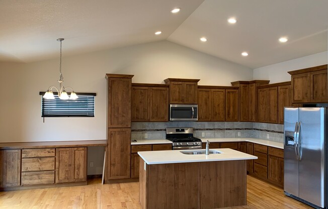 Elegant 3 Bedroom 2.5 Bathroom Home