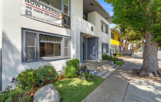 909 W 30th Street