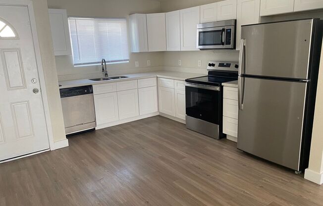 NEWLY REMODELED! 3 Bed 2 Bath Single Story Central PHX