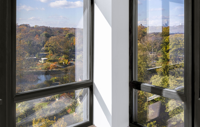 2 beds, 1 bath, $4,950, Unit 10D