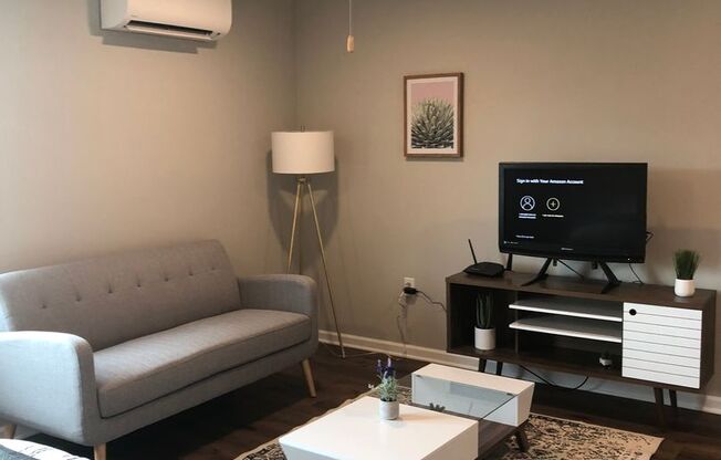 Studio, 1 bath, 500 sqft, $800, Unit H 215