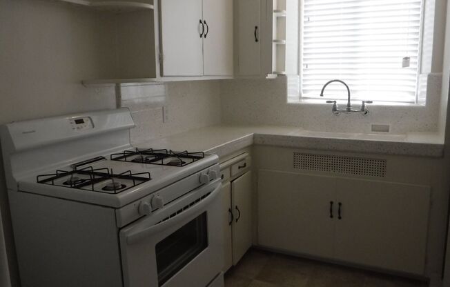 1 bed, 1 bath, $2,150, Unit 3812