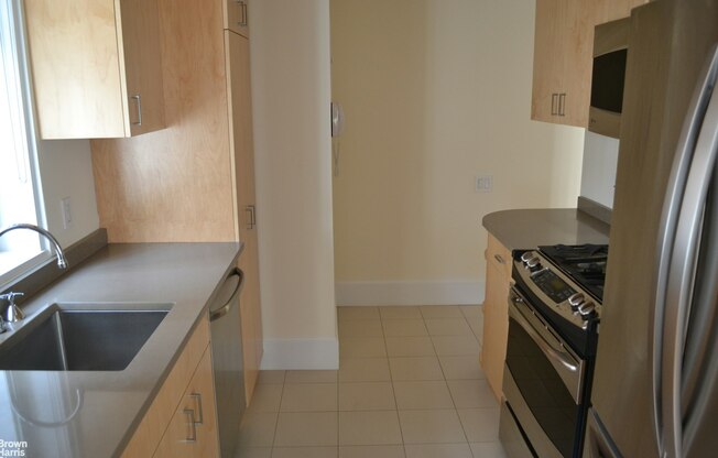 1 bed, 1.5 baths, $4,750, Unit 5D