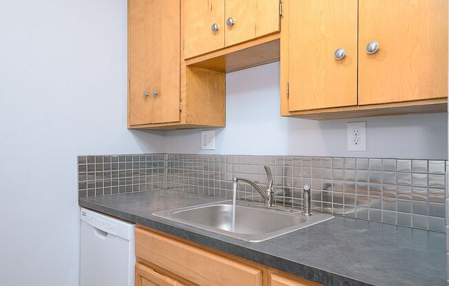 1 bed, 1 bath, $1,610, Unit 15