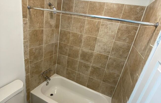 2 beds, 2 baths, 878 sqft, $1,430, Unit 2009