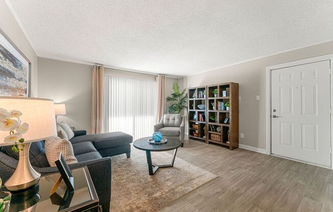 2 beds, 1 bath, 907 sqft, $1,070, Unit C38