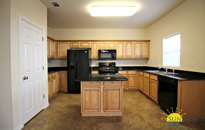 Beautiful 3 Bedroom 2 Story Townhouse in Fort Walton Beach!