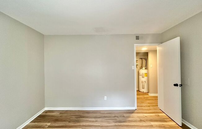 2 beds, 1 bath, 824 sqft, $795, Unit Unit 3