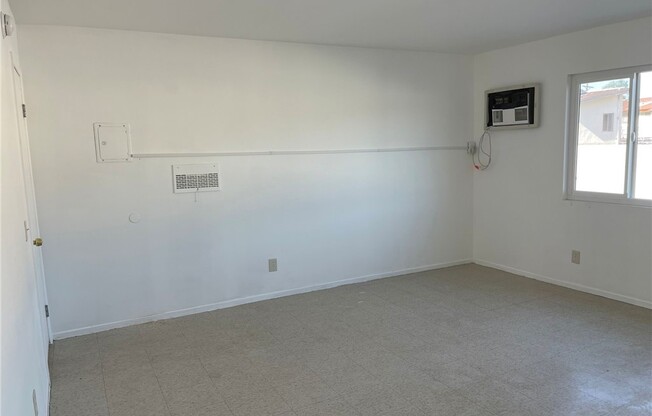 8800 Cedros Ave #125