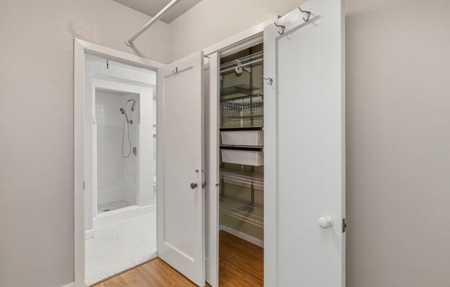 1409-1421 Sacramento St./ 7-9 Kimball Pl. (1078r)