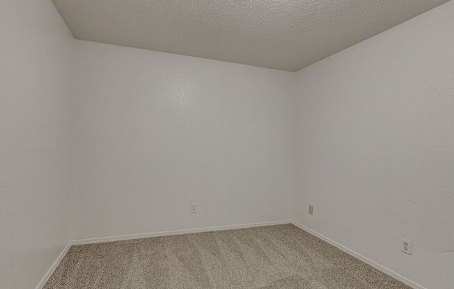 MOVE IN SPECIAL NO DEPOSIT OR APPLICATION FEE LEASE BY 8/31/25