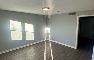 2 beds, 1 bath, $1,100, Unit 66