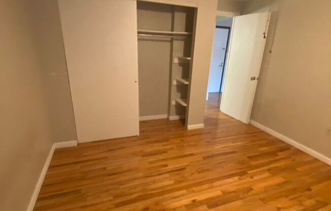 1 bed, 1 bath, 700 sqft, $1,200, Unit 303