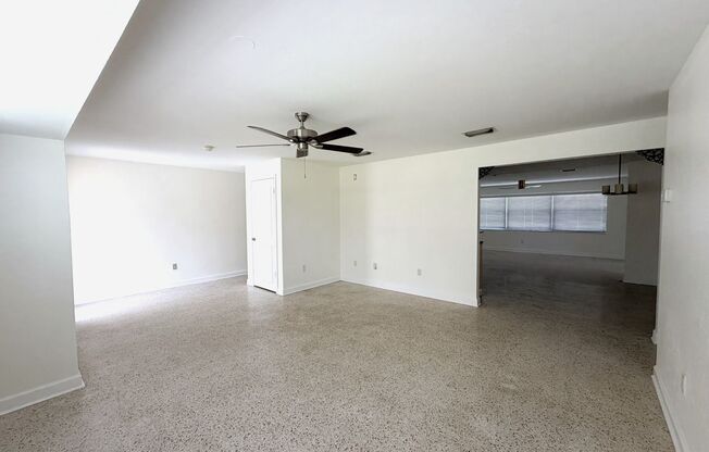 3/2/1 car garage in S. Ft. Myers Off Cypress Lake!