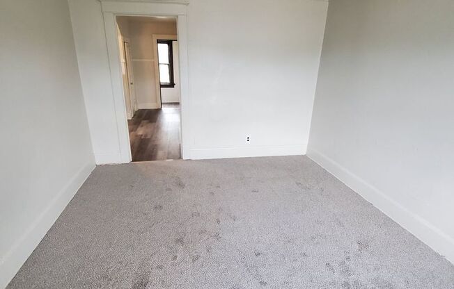 1 bed, 1 bath, $795, Unit Upper