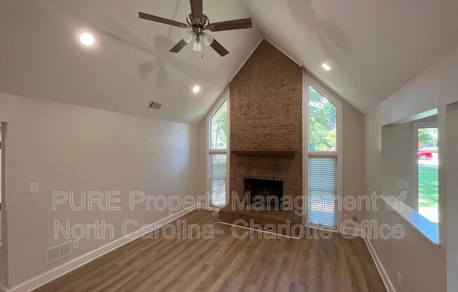 1226 GRACE MDW DR