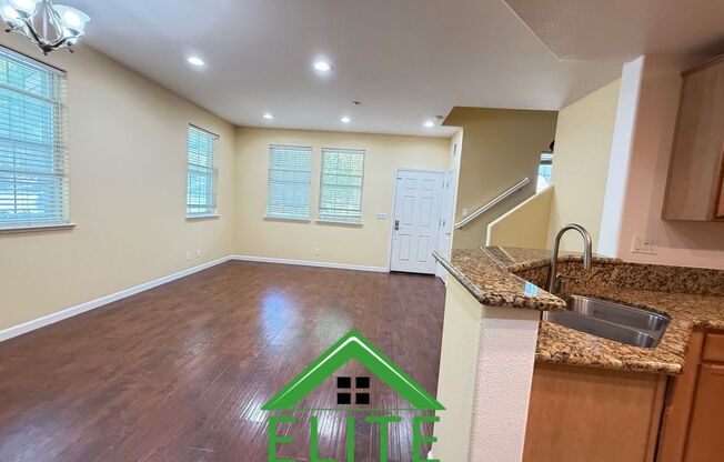 **Spacious and Updated Townhome in Desirable Parkmont Area – Prime Fremont Location**