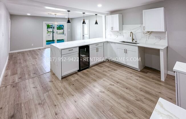 1219 Des Jardines St