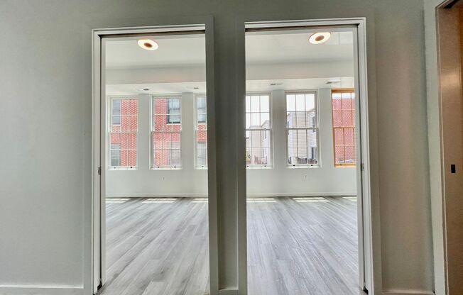 2 beds, 1 bath, 735 sqft, $1,940, Unit 207