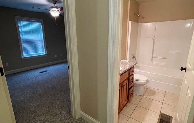 3 beds, 2 baths, 1,450 sqft, $1,450, Unit G-101