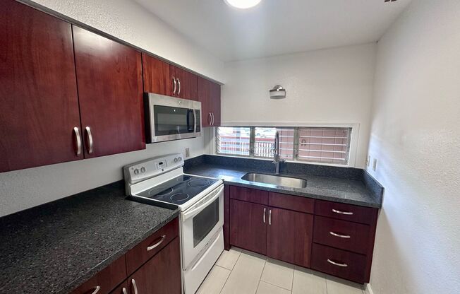 For Rent - [Newtown Meadows] 98-615 Kilinoe St #6B1 Aiea, HI 96701
