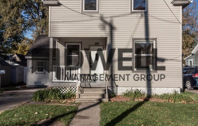 2 beds, 1 bath, $1,050, Unit 2