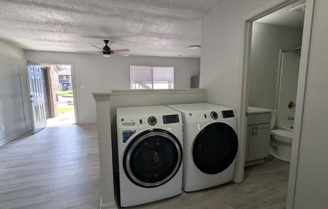 2 beds, 1 bath, 855 sqft, $1,299, Unit 3364-07