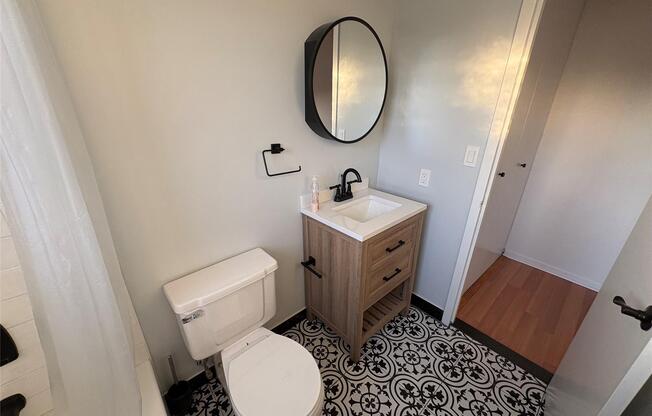 3 beds, 2 baths, 1,375 sqft, $5,200, Unit 9J