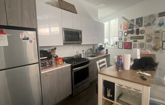 3418 N. Lincoln Avenue