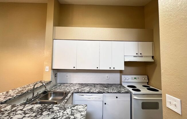 1 bed, 1 bath, $1,280, Unit Unit 338