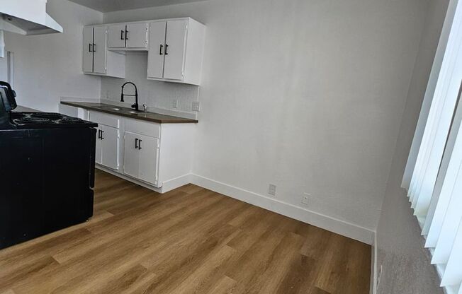 1 bed, 1 bath, 550 sqft, $995, Unit 207