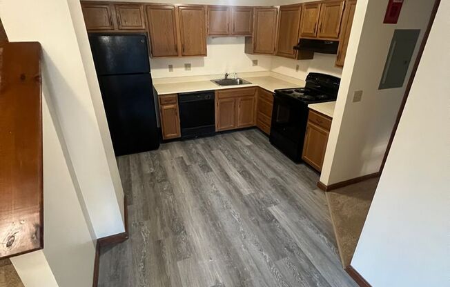 2 beds, 2 baths, 1,020 sqft, $2,500