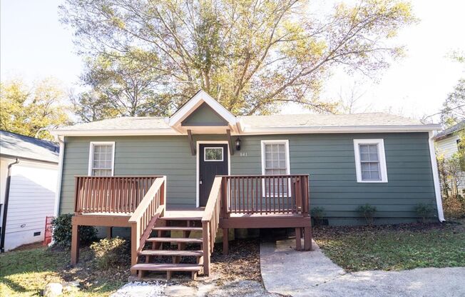 Beautiful 3bd Bungalow Minutes From W Midtown and Downtown!