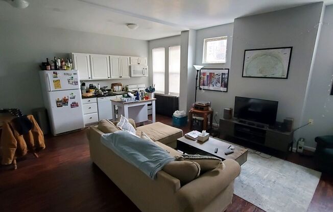 1 bed, 1 bath, 550 sqft, $1,100, Unit #102 (2)
