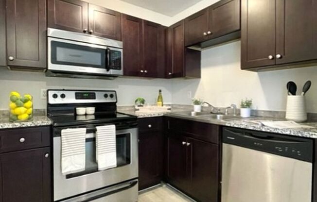 2 beds, 1 bath, 650 sqft, $1,399, Unit 1448