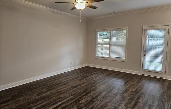 600 ROXIE AVE