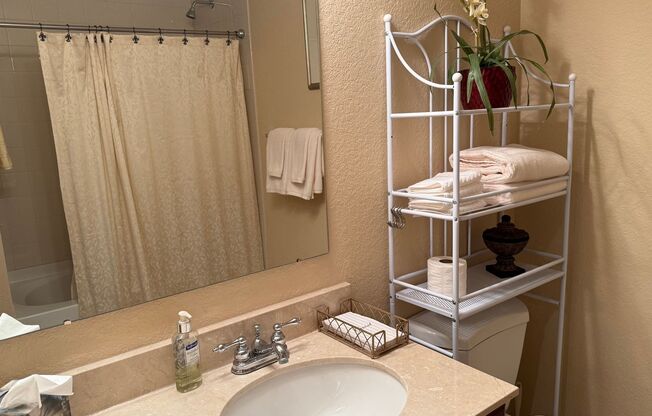 2 beds, 2 baths, $2,750, Unit # 1635